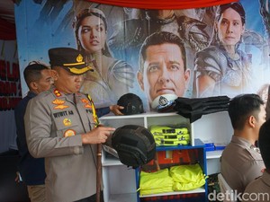 Yuk Kepoin Pos Mudik di Exit Penompo Mojokerto, Ada Superhero Shazam Lho!
