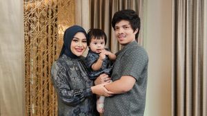 7 Inspirasi Baju Lebaran dari Keluarga Artis, Kompak dengan Warna Senada