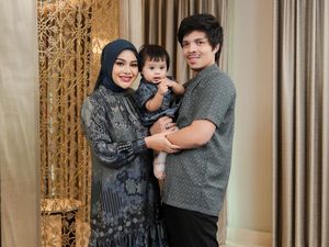 7 Inspirasi Baju Lebaran dari Keluarga Artis, Kompak dengan Warna Senada