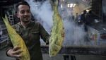 Berburu Ikan Asin di Pasar Gaza untuk Sajian Lebaran