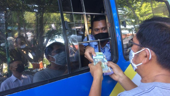 BI NTB menyiapkan Rp 4,3 triliun untuk penukaran uang masyarakat. Sampai jawal terakhir, Selasa (18/4/2023), penukaran uang tembus Rp 3,06 triliun.