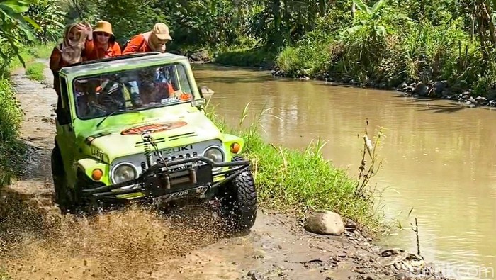 Fasilitas Jip Wisata di Resto Puncak Saka, Kulon Progo.