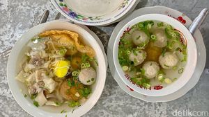 Legendaris di Salatiga! Bakso Babat Taman Sari Sejak 1965