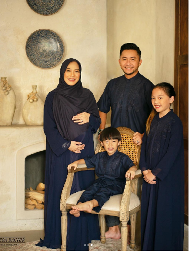 Ide Pose Foto Keluarga Lebaran