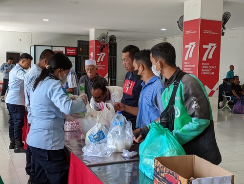 Kalapas Kelas IIA Mataram, Ketut Akbar Herry Achjar saat simulasi kunjungan Lebaran Idul Fitri untuk para Narapidana (Napi), Kamis sore (20/4/2023) di Kecamatan Kuripan Lombok Barat. Foto: Ahmad Viqi/detikBali.