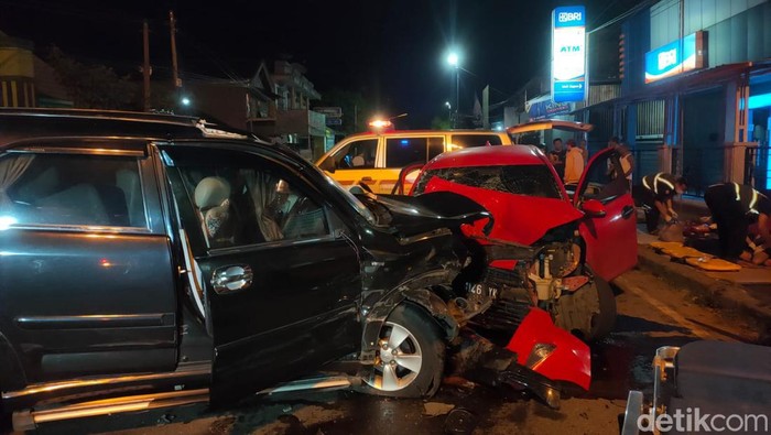 Kecelakaan 3 mobil pemudik di Bojonegoro