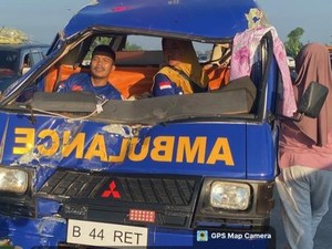 6 Fakta Jenazah Terlempar Saat Kecelakaan Ambulans Bikin Warga Merinding