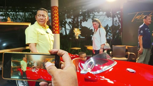 Ketua MPR Bambang Soesatyo memborong dua mobil custom klasik, Mercy dan Porsche, seharga Rp 7 miliar.