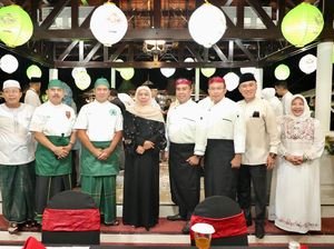 Khofifah Gelar Qiyamul Lail dan Lomba Masak Bandeng Gresik Malam Songo