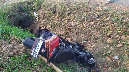 Kondisi korban kecelakaan lalulintas di Jalan Umum Jurusan Denpasar-Gilimanuk Km 102-103, Banjar Pangkung Buluh, Desa Kaliakah, Kecamatan Negara, Kamis (20/4/2023). (I Putu Adi Budiastrawan/detikBali).