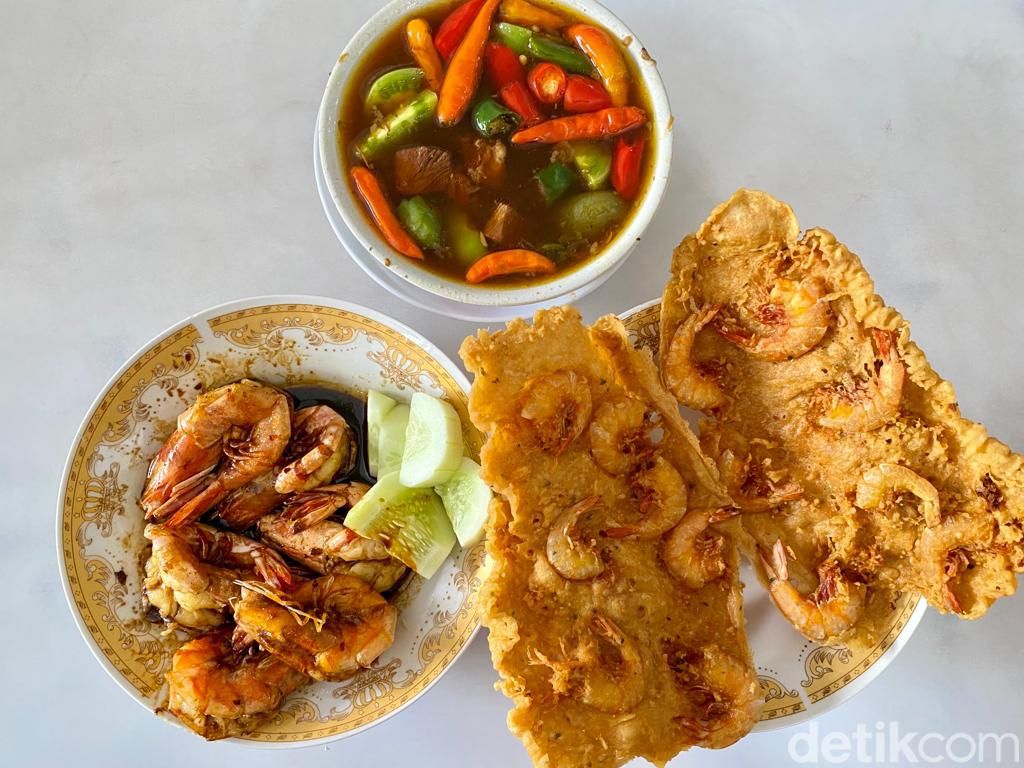 Kuliner Legendaris Semarang! Asem-asem Daging Koh Liem Sejak 1978