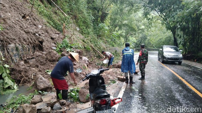 Longsor di Trenggalek