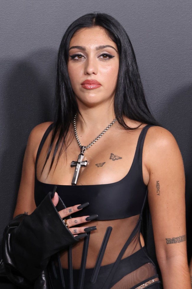 Ini bukan kali pertama Lourdes Leon bergaya seksi bak sang ibu di masa muda. Foto: Dok. Getty Images