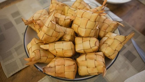 Ini Alasannya Ketupat dan Opor Ayam Jadi Sajian Wajib Lebaran