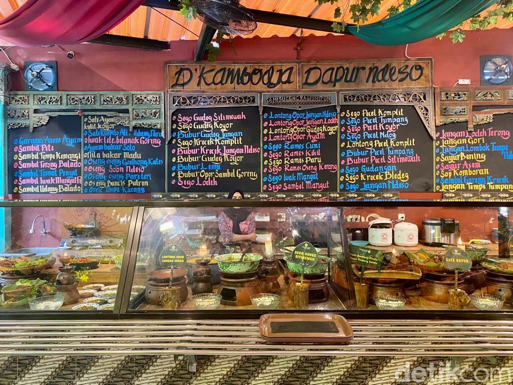 Mampir Semarang, Cicip Nasi Gudeg dan Sate Koyor di Resto Anne Avantie