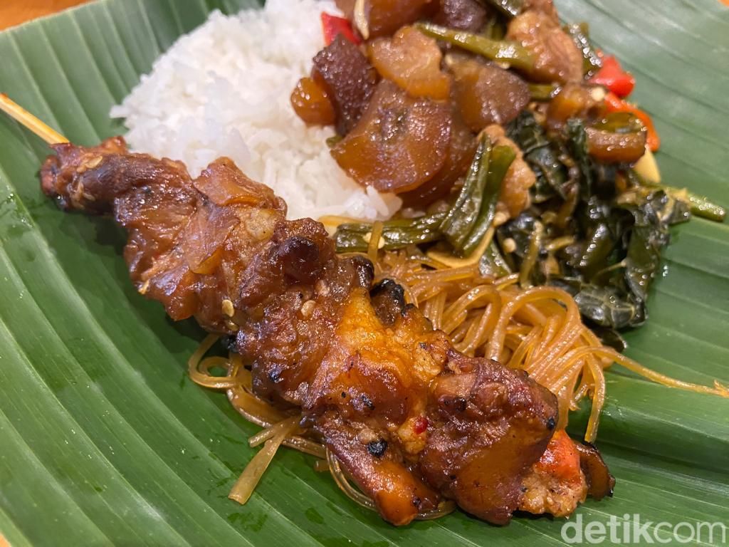 Mampir Semarang, Cicip Nasi Gudeg dan Sate Koyor di Resto Anne Avantie