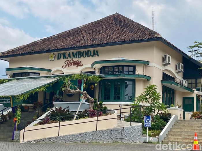Mampir Semarang, Cicip Nasi Gudeg dan Sate Koyor di Resto Anne Avantie