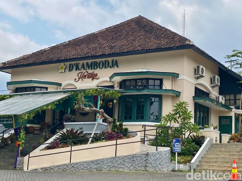 Mampir Semarang, Cicip Nasi Gudeg dan Sate Koyor di Resto Anne Avantie