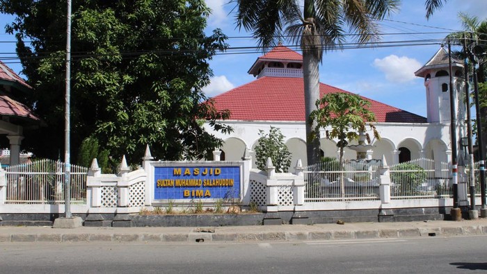 Masjid Sultan Muhammad Salahuddin, Bima, NTB.