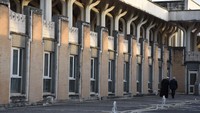 Masjid yang dibangun di atas lahan seluas 30 ribu meter persegi itu menjadi kebanggaan warga Muslim di Italia. 