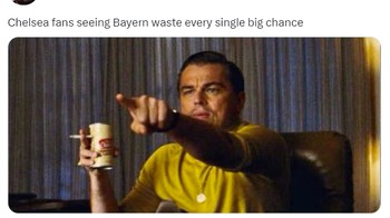 Meme Leonardo Dicaprio, fans Chelsea saja sampai gemas lihat Bayern Munich buang-buang peluang. Foto: (Twitter)