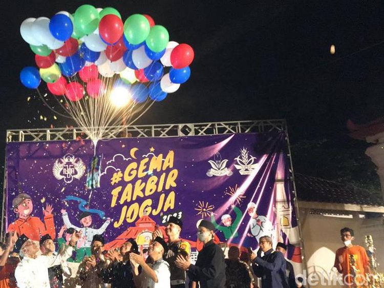 Potret Kemeriahan Gema Takbir di Jogja