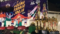 Gema Takbir Jogja 2023 diikuti 11 regu dari seluruh penjuru kota Jogja. Ketua Umum Pimpinan Pusat (PP) Muhammadiyah, Haedar Nashir nampak hadir langsung dan membuka event ini. Foto: Adji G Rinepta/detikJateng