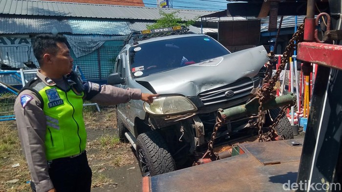 Mobil Taruna diamankan di pos Polisi Karang, Kecamatan Delanggu.