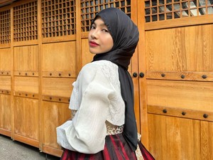 Dulu Pamer Lekuk Tubuh, Oklin Fia Kini Tampil Lebih Sopan dan Tertutup