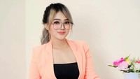 Kepada detikcom, Olivia Noor mengatakan banyak warganet yang menunggu kata-kata gombal darinya di media sosial. (Foto: dok Instagram)
