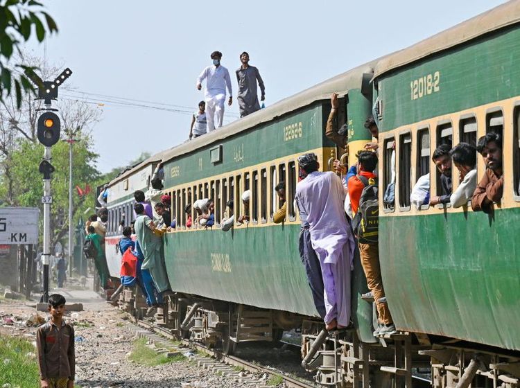 Padatnya Kereta Api di Pakistan Jelang Lebaran