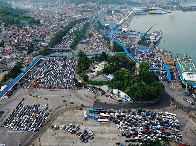 Penampakan dari Udara Arus Mudik di Pelabuhan Merak