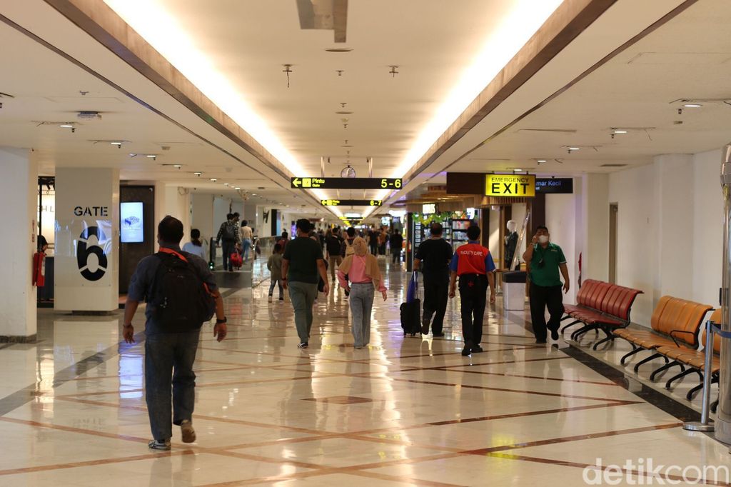 Penumpang AP I tembus prediksi