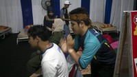 Layanan pijat gratis yang disediakan UPPKB Jembatan Timbang Losarang itu untuk menghilangkan pegal dan lelah bagi pemudik.