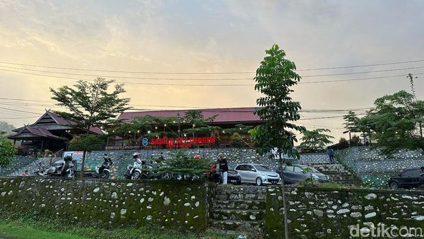 Sabila Sky Garden Cafe dan Resto