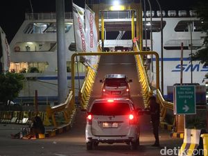 Digitalisasi Tiket Kapal Feri Tutup Celah Calo, Penumpang Bisa Sat Set