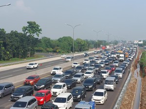 Tol Jakarta-Cikampek Macet, Contraflow Masih Diterapkan