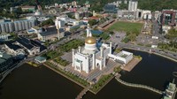 Negara berdaulat Brunei telah mengumumkan Sabtu, 22 April 2023 sebagai hari pertama Idul Fitri. Negara akan menandai 22 April sebagai hari pertama festival Islam karena penampakan bulan sabit Syawal belum terbukti di negara itu. Dean Kassim/AFP/Getty Images 