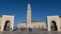 Kerajaan Maroko mengumumkan bahwa Sabtu, 22 April 2023 adalah hari Idul Fitri. Ini karena penampakan bulan sabit tidak terbukti, setelah upaya dilakukan untuk menyelidikinya oleh lebih dari 200 komite investigasi. Getty Images/Athanasios Gioumpasis 