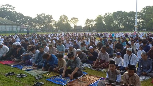 Sekitar 300 umat muslim Muhammadiyah Tabanan menggelar salat Id pada Jumat (21/4/2023) di Lapangan Alit Saputra Dangin Carik, Desa Dajan Peken.