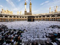 Khutbah Jumat di Masjidil Haram-Nabawi Ada Versi Bahasa Indonesia, Ini Caranya
