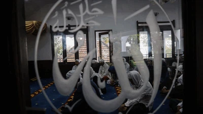 Bingkai Sepekan: Bersama Rayakan Kemenangan Meski Beda Hari Lebaran