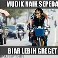 Hari gini masih mudik naik mobil atau motor? Coba dong naik sepeda biar makin greget. Berani coba? Foto: 1cak.com