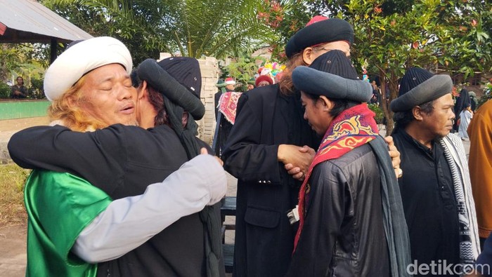 Jemaah An-Nadzir Gowa menggelar salat Idul Fitri 1444 H di Masjid Baitul Muqaddis Pondok An-Nadzir.