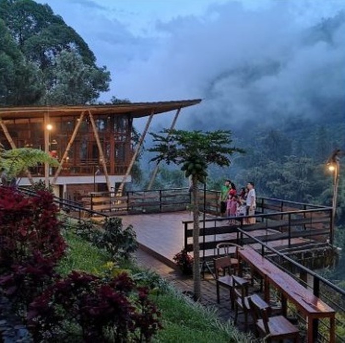 Kafe gunung Bromo 10 Kafe di Sekitar Gunung Bromo yang Punya Pemandangan Indah