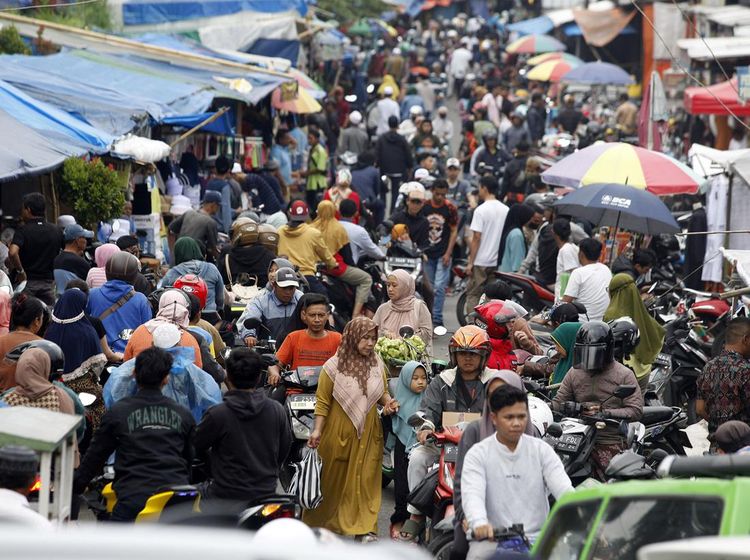 Pasar Cisarua Bogor Padat Sehari Menjelang Lebaran