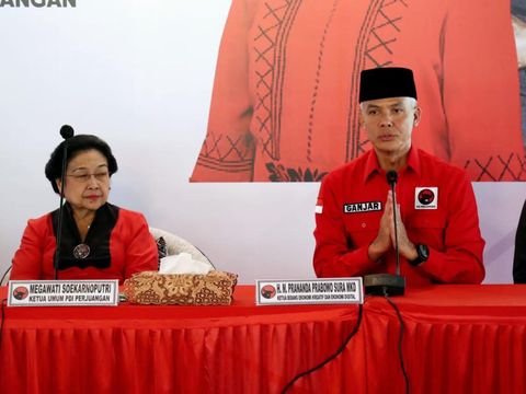 Ketua Umum PDIP Megawati Soekarnoputri mengumumkan Gubernur Jawa Tengah (Jateng) Ganjar Pranowo sebagai bakal capres dari PDIP (dok PDIP)