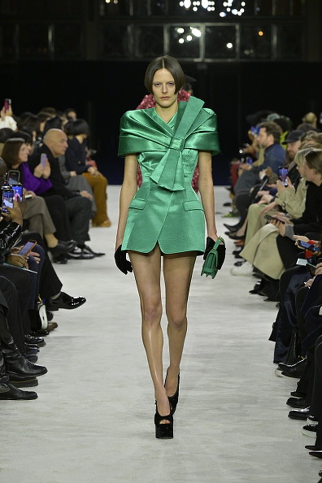 Inilah koleksi Balmain untuk musim gugur 2023. Foto: Giovanni Giannoni/Getty Images.