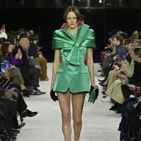 Inilah koleksi Balmain untuk musim gugur 2023. Foto: Giovanni Giannoni/Getty Images.