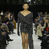 Inilah koleksi Balmain untuk musim gugur 2023. Foto: Giovanni Giannoni/Getty Images.